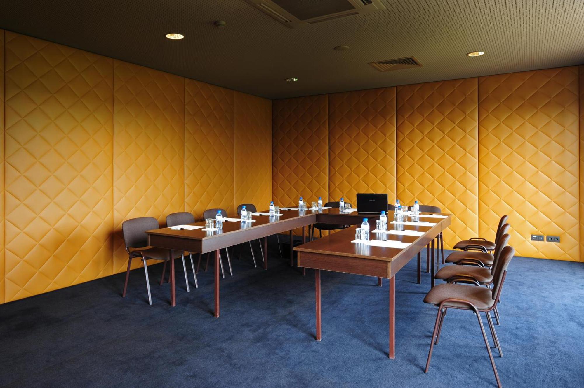 Hotel De Guimaraes Business & Spa Екстериор снимка