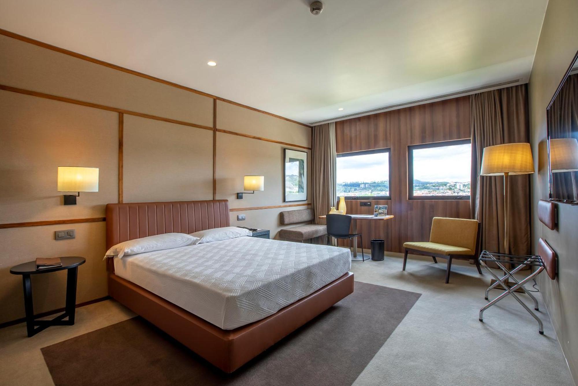 Hotel De Guimaraes Business & Spa Екстериор снимка