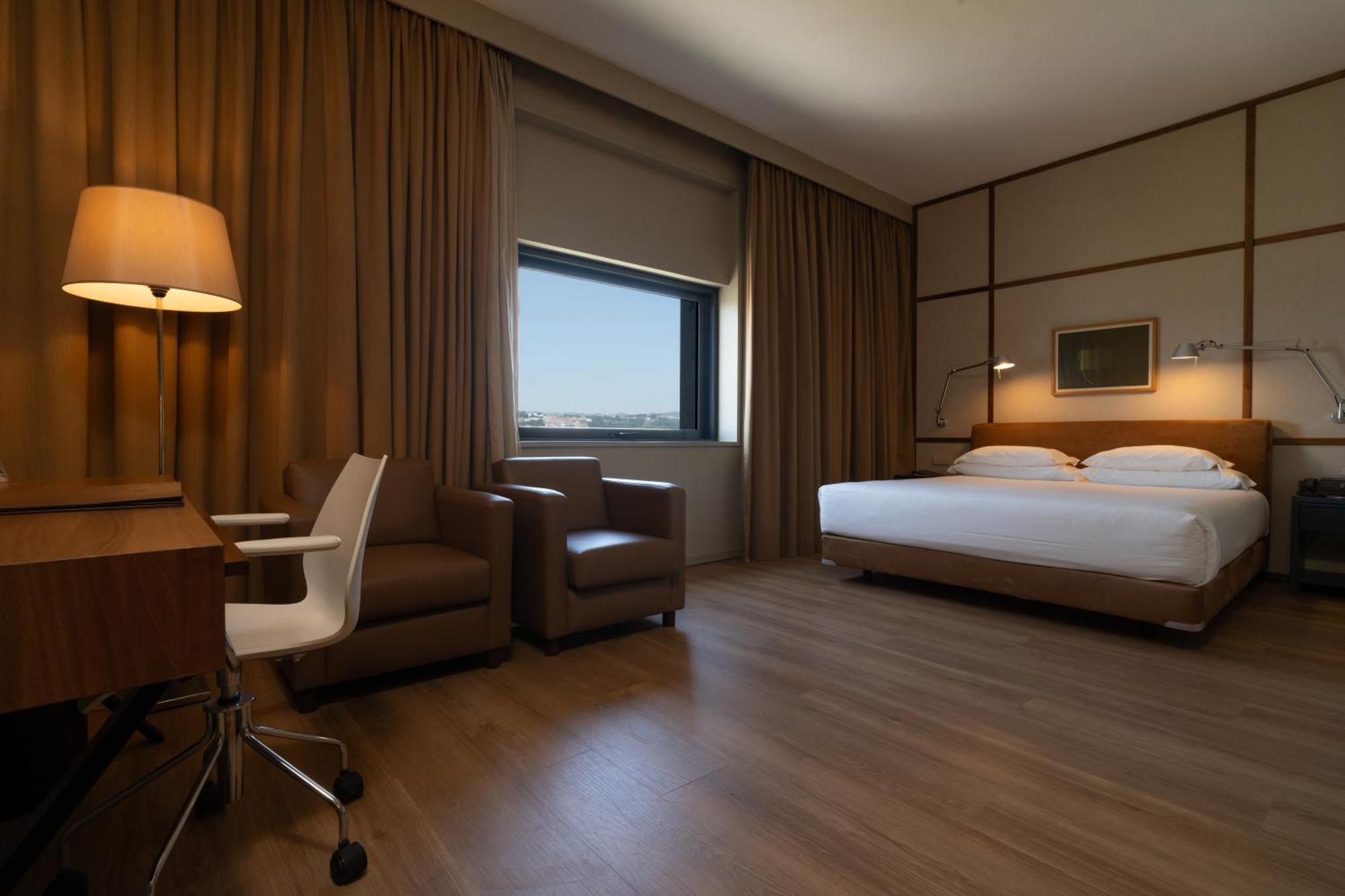 Hotel De Guimaraes Business & Spa Екстериор снимка